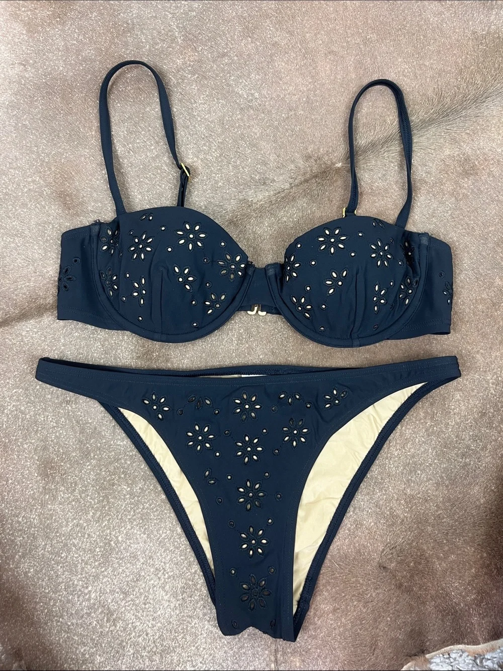 Tory Burch Broderie Underwire Bikini Hipster Laser Cut Floral Bikini Set/XS